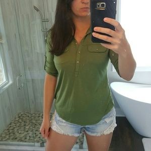 Medium olive green quarter length shirt